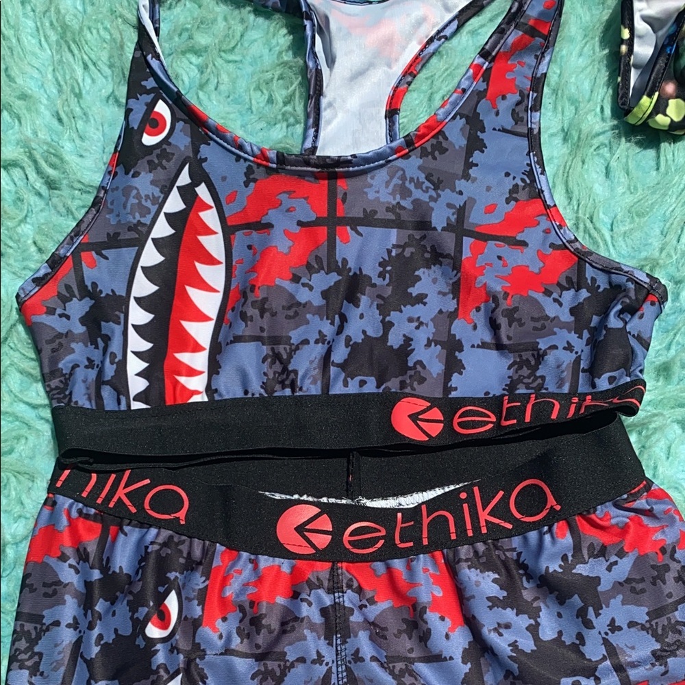 Two piece ethika set